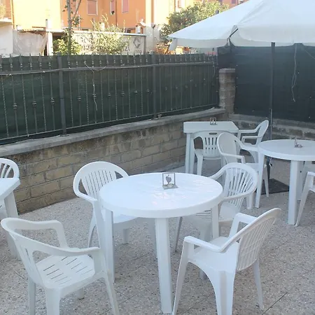 小珍珠旅馆 3* 瓦尔蒙托内